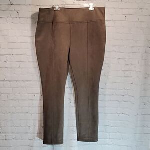Andrew Marc plus size suede feel leggings front seam